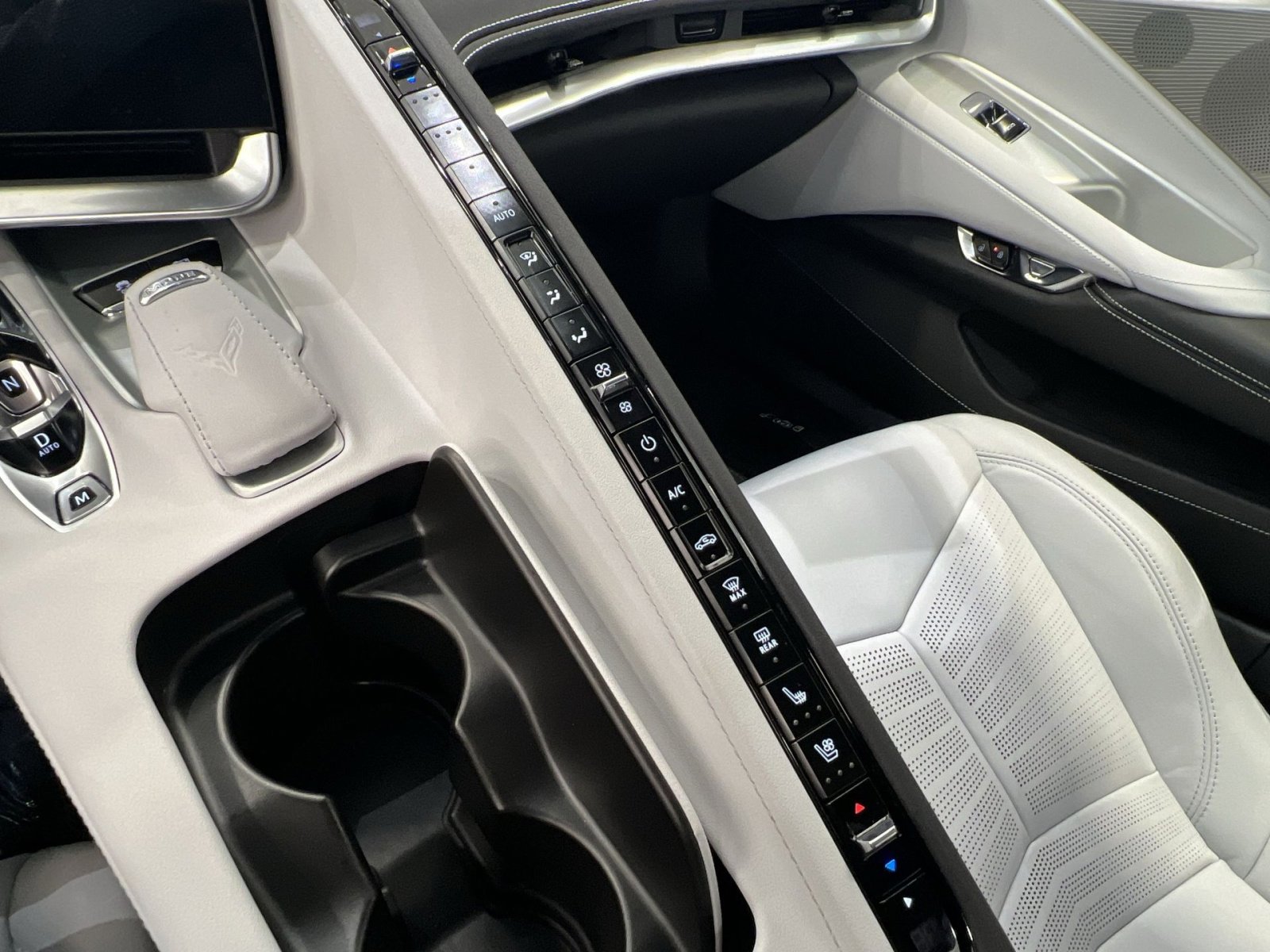 Used 2025 Chevrolet Corvette Stingray w/ Battery Protection Package image 16