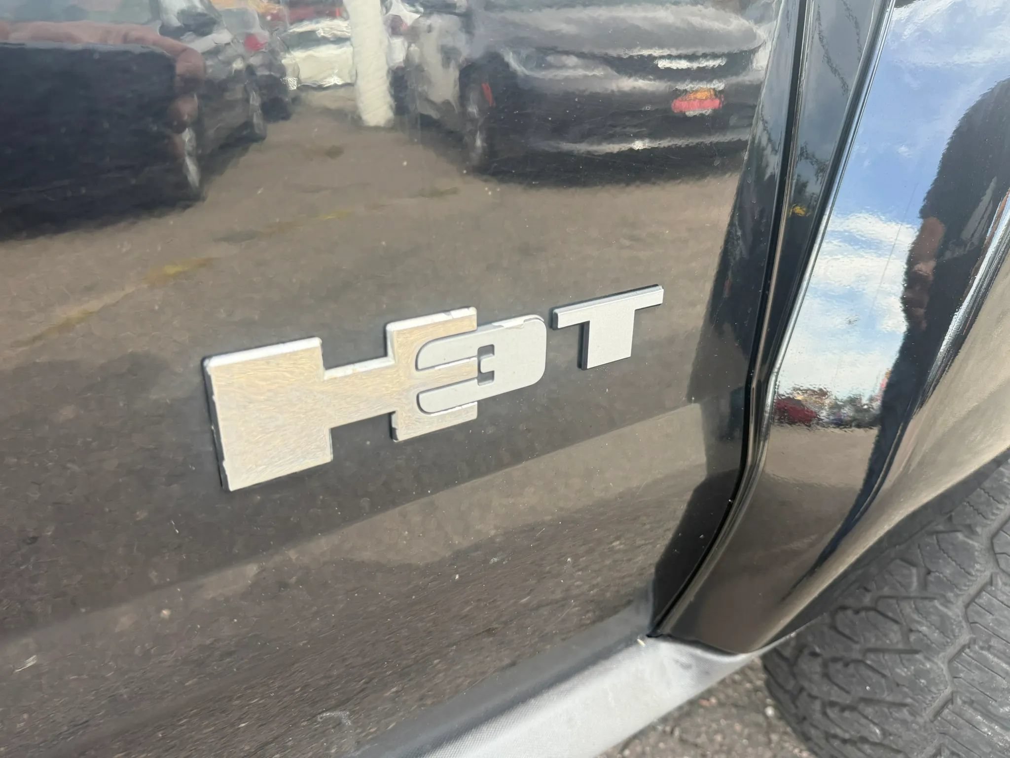 Used 2009 HUMMER H3T AWD/4WD image 10