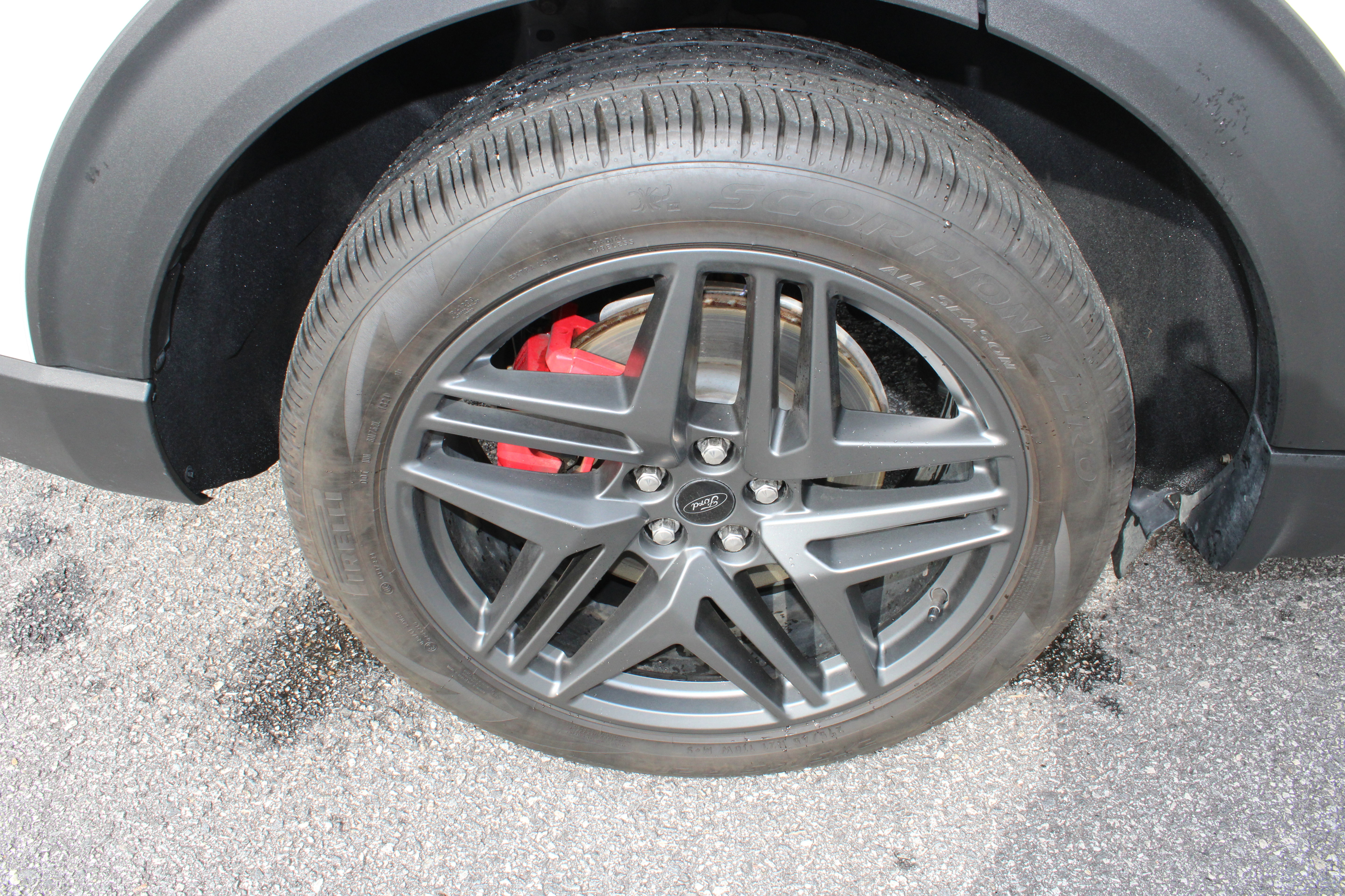 Used 2025 Ford Explorer ST image 12