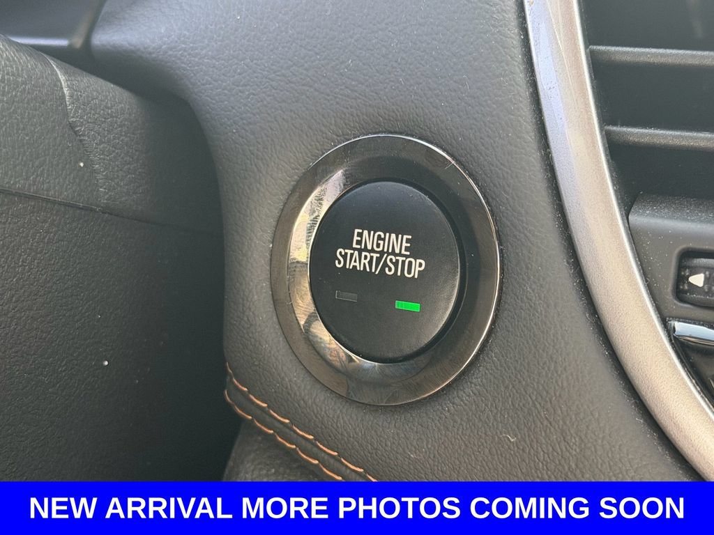 Used 2022 Chevrolet Trax LT w/ LT Convenience Package FWD image 27