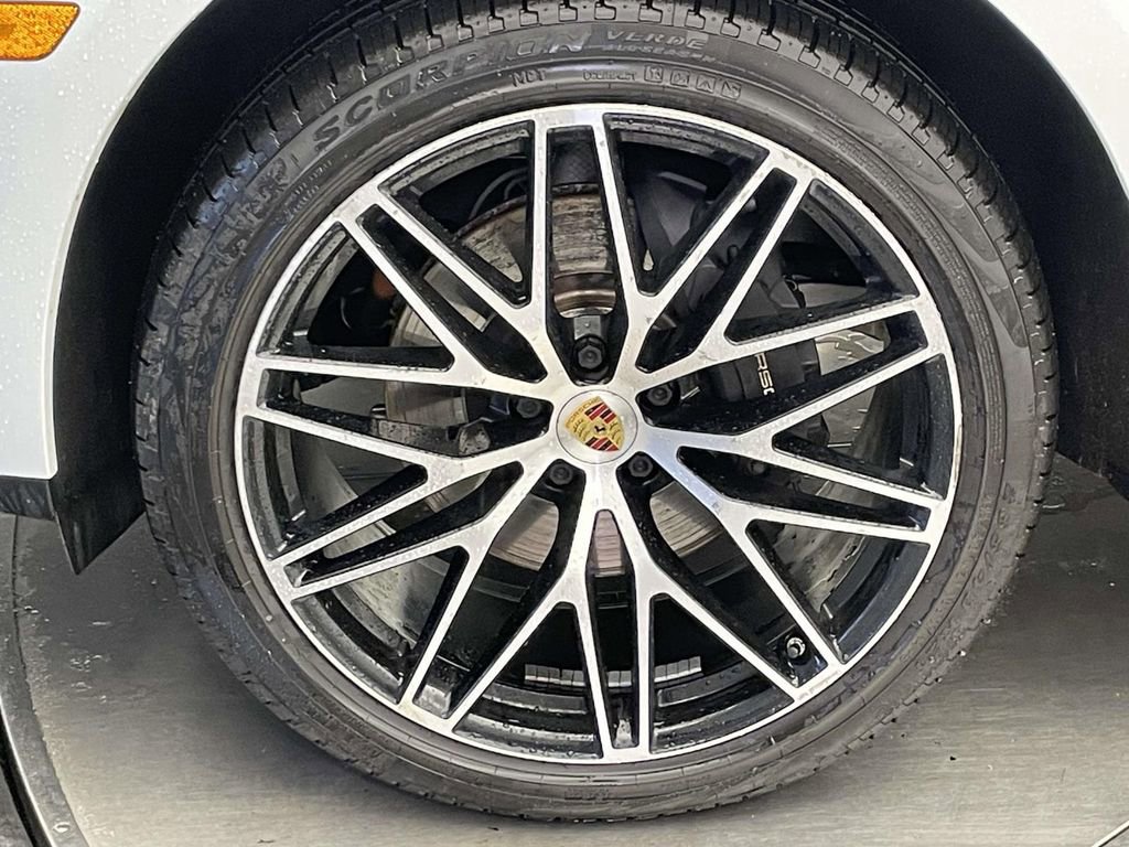 Used 2023 Porsche Macan image 11