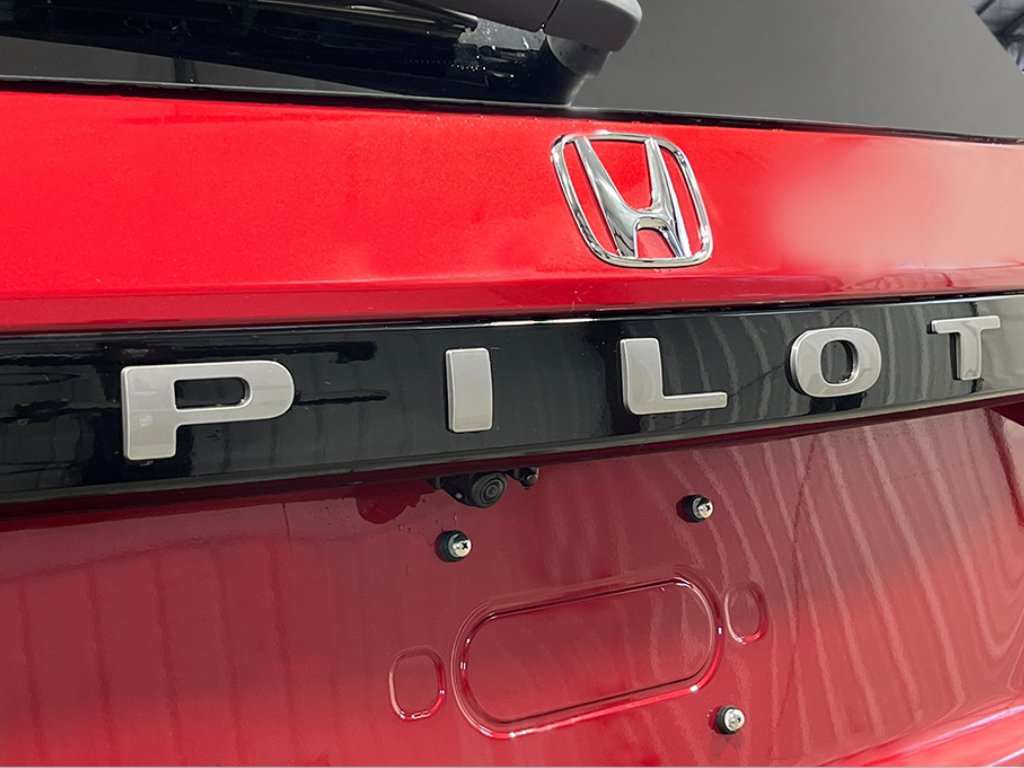 New 2026 Honda Pilot Touring image 6
