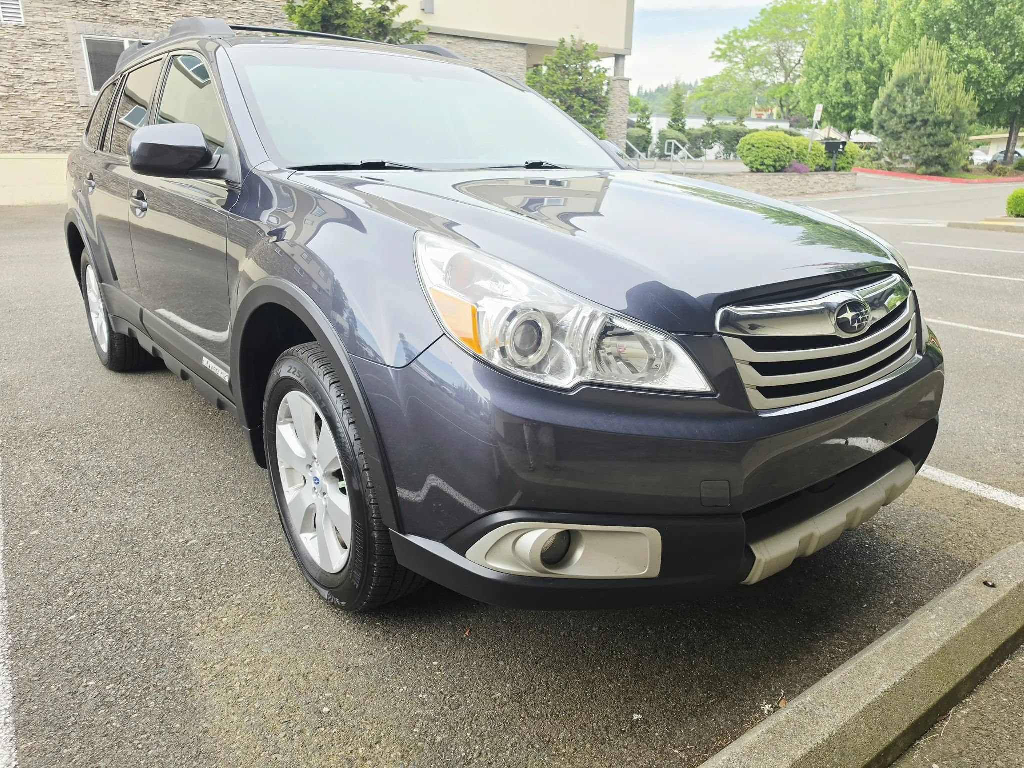 Used 2012 Subaru Outback 2.5i Limited AWD/4WD image 7