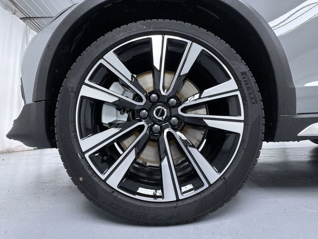 New 2026 Volvo V60 B5 Cross Country Ultra w/ Climate Package image 11