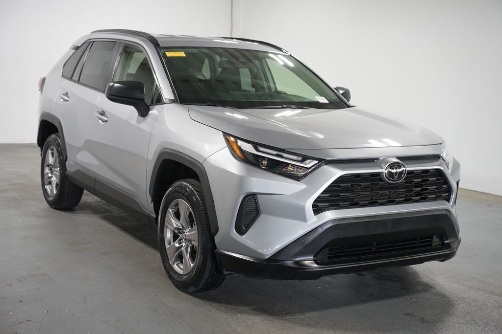 Certified 2025 Toyota RAV4 LE AWD/4WD image 3
