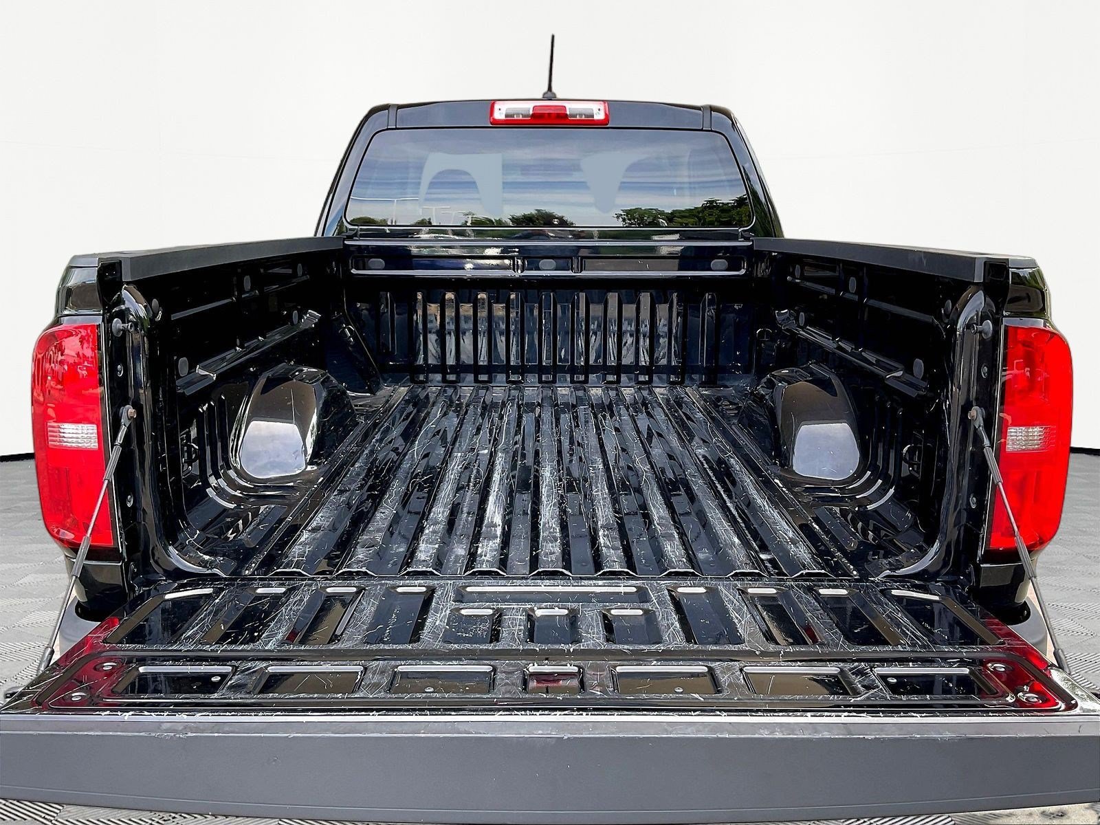 Used 2018 Chevrolet Colorado W/T RWD image 7