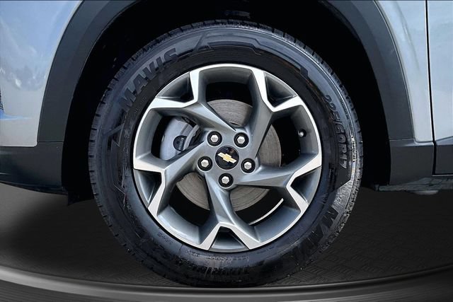 Used 2025 Chevrolet Trax LT FWD image 30