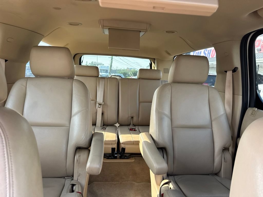 Used 2012 Cadillac Escalade ESV Luxury AWD/4WD image 39