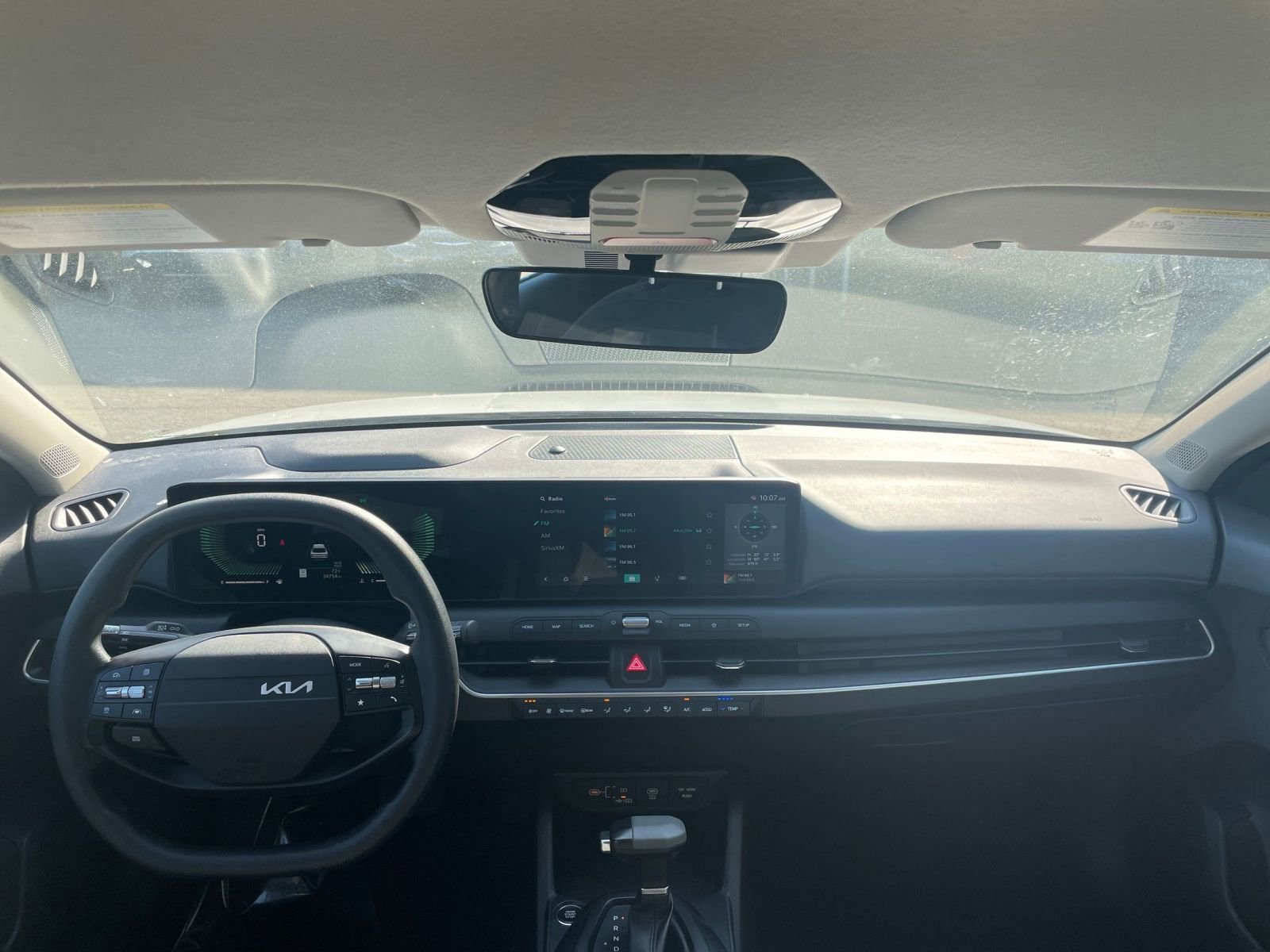 Used 2025 Kia K4 LXS image 32