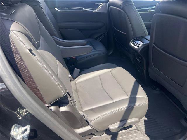 Used 2025 Cadillac XT6 Premium Luxury w/ Technology Package FWD image 18