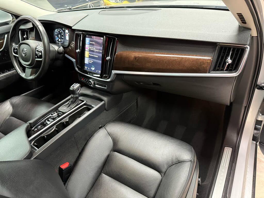 Used 2017 Volvo S90 T6 Momentum w/ Vision Package AWD/4WD image 11