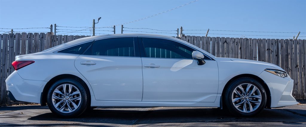 Used 2020 Toyota Avalon XLE FWD image 6