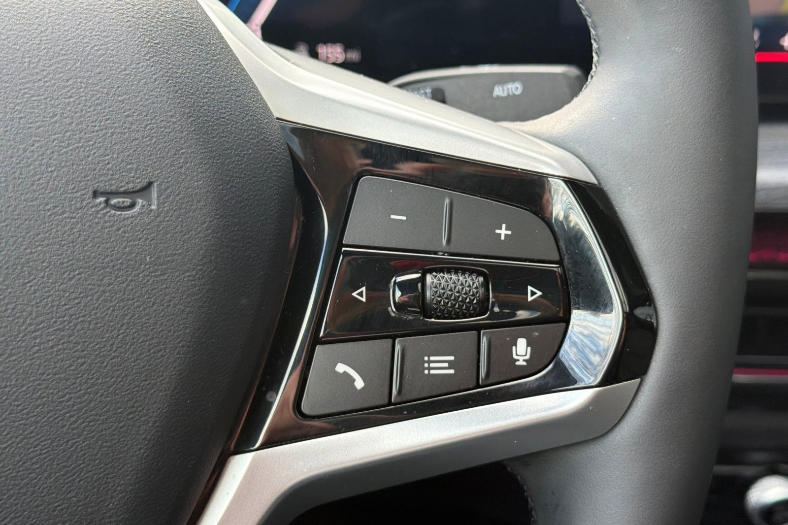 Used 2025 BMW i4 eDrive40 w/ Premium Package image 32