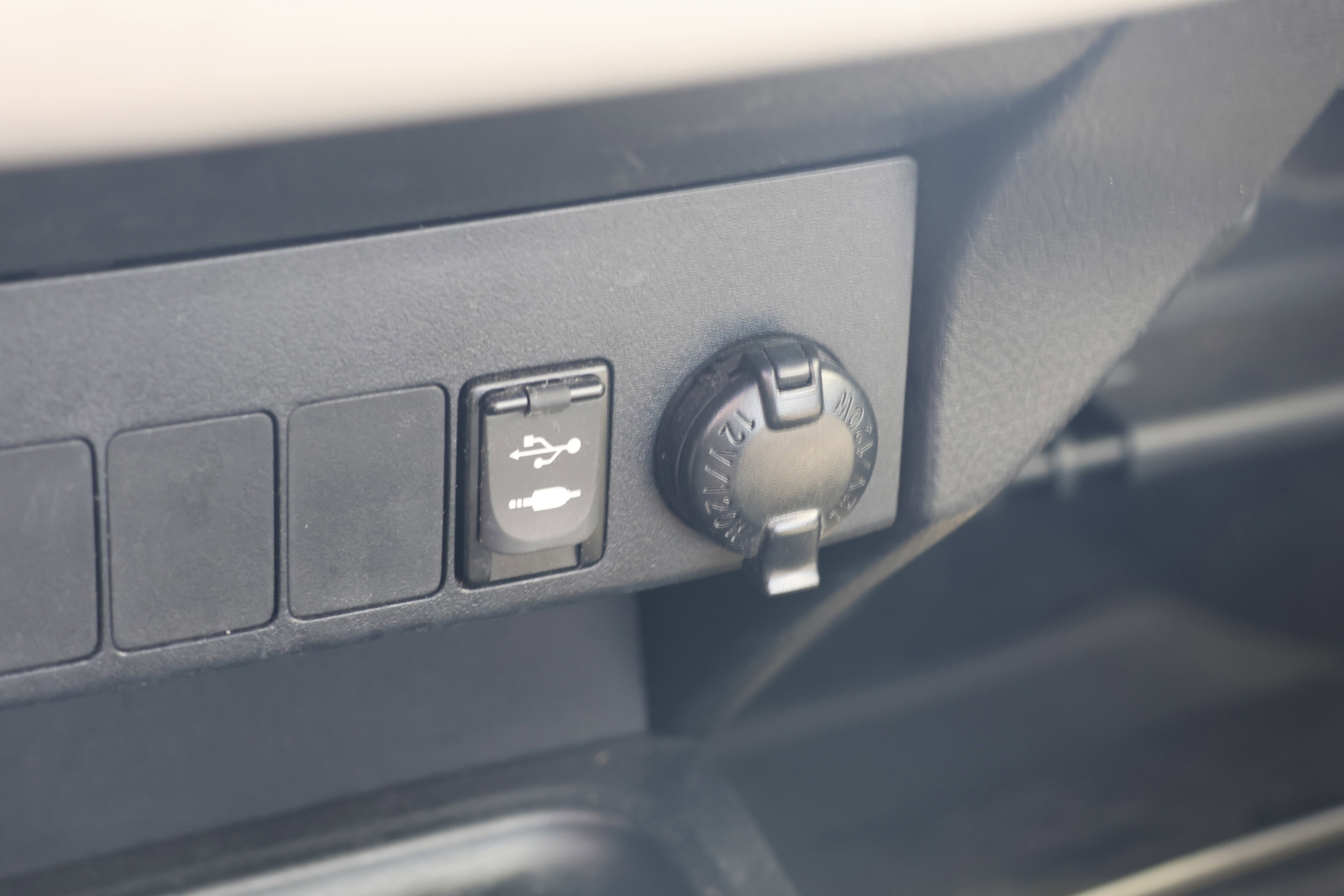 Used 2016 Toyota RAV4 XLE image 26