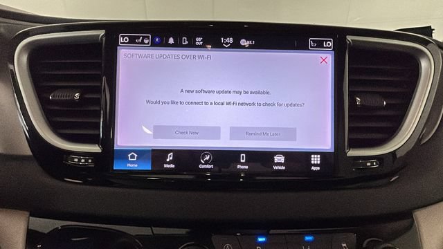 Used 2024 Chrysler Pacifica Touring-L FWD image 23