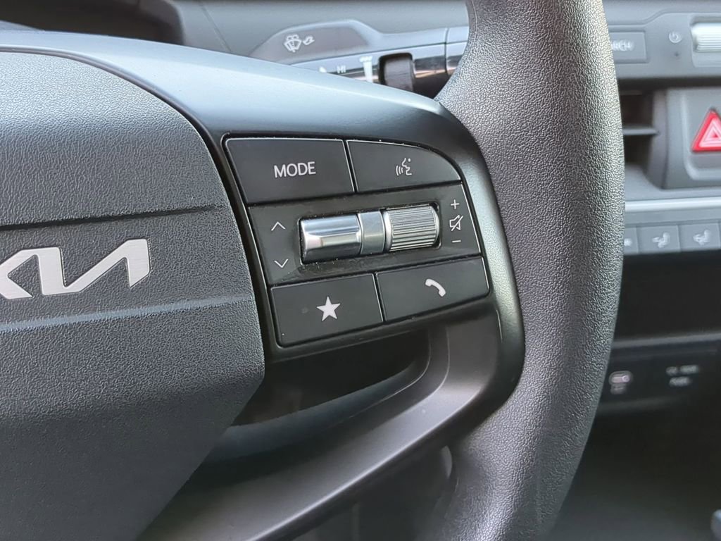 Used 2025 Kia K4 LXS image 20