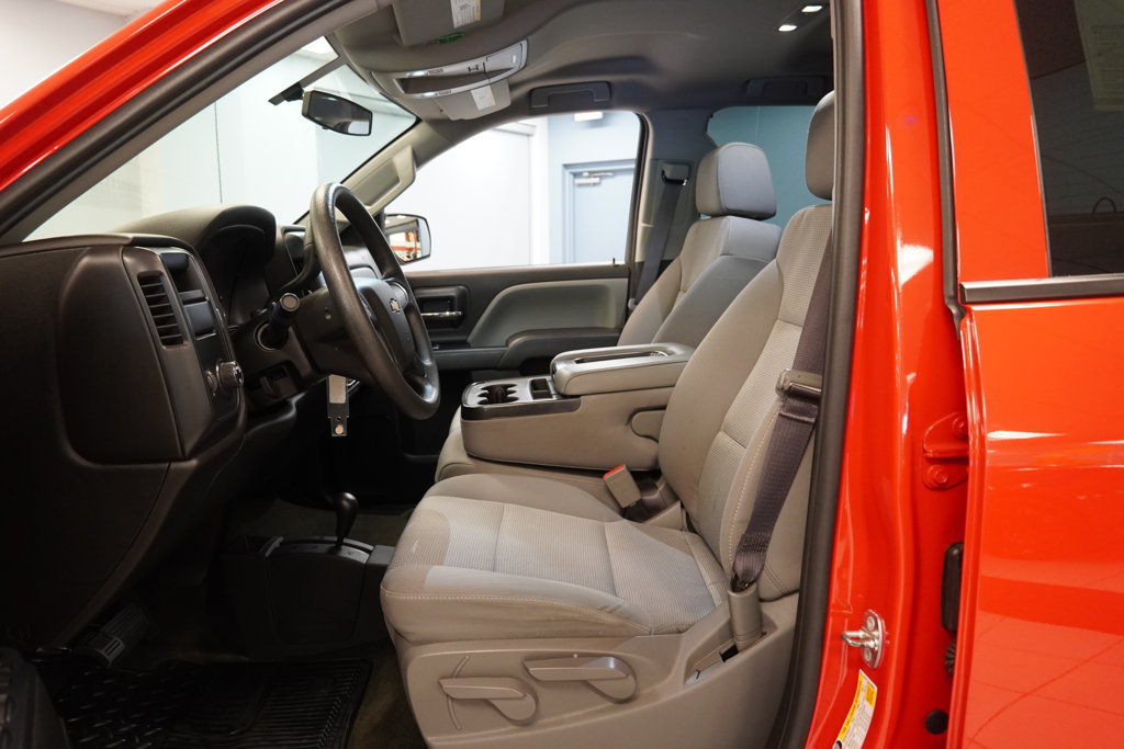 Used 2017 Chevrolet Silverado 1500 Custom w/ Custom Convenience Package AWD/4WD image 5