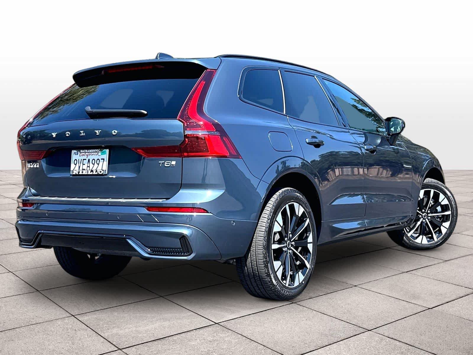 Used 2026 Volvo XC60 T8 Plus w/ Protection Package Premier AWD/4WD image 16