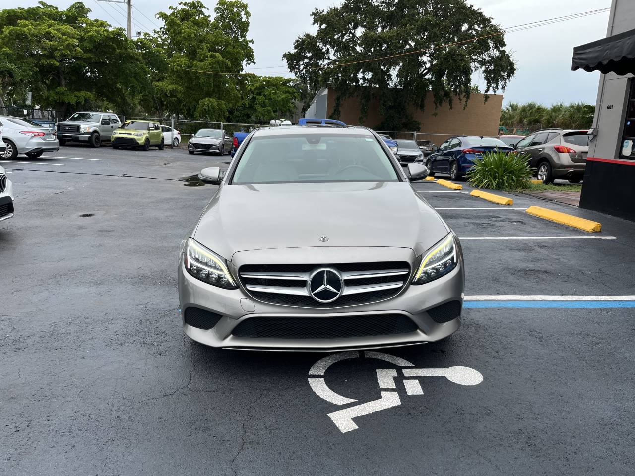 Used 2019 Mercedes-Benz C 300 Sedan image 2