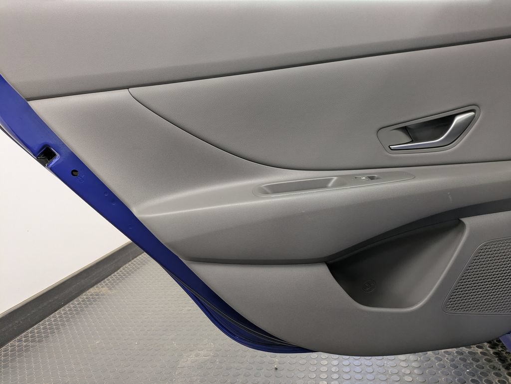 Certified 2025 Hyundai Elantra SEL w/ Cargo Package FWD image 23