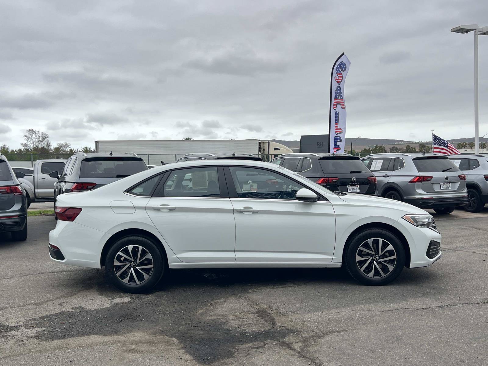 Certified 2024 Volkswagen Jetta S FWD image 24