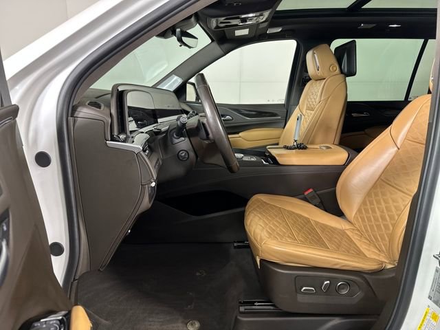 Used 2024 Cadillac Escalade ESV Sport w/ LPO, ONYX Package image 11