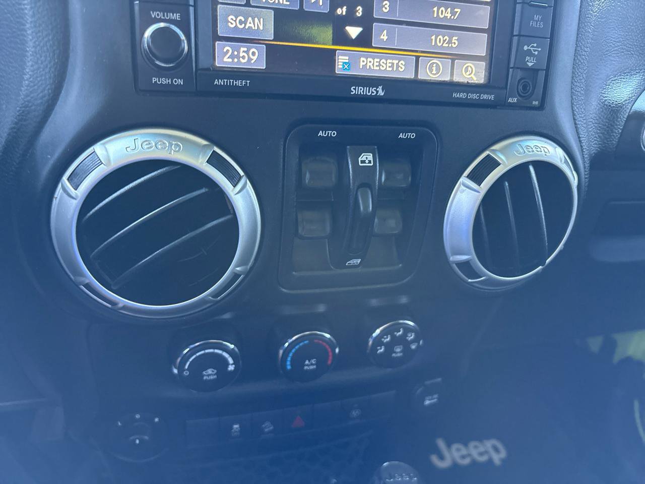 Used 2016 Jeep Wrangler Unlimited Rubicon w/ Max Tow Package image 37