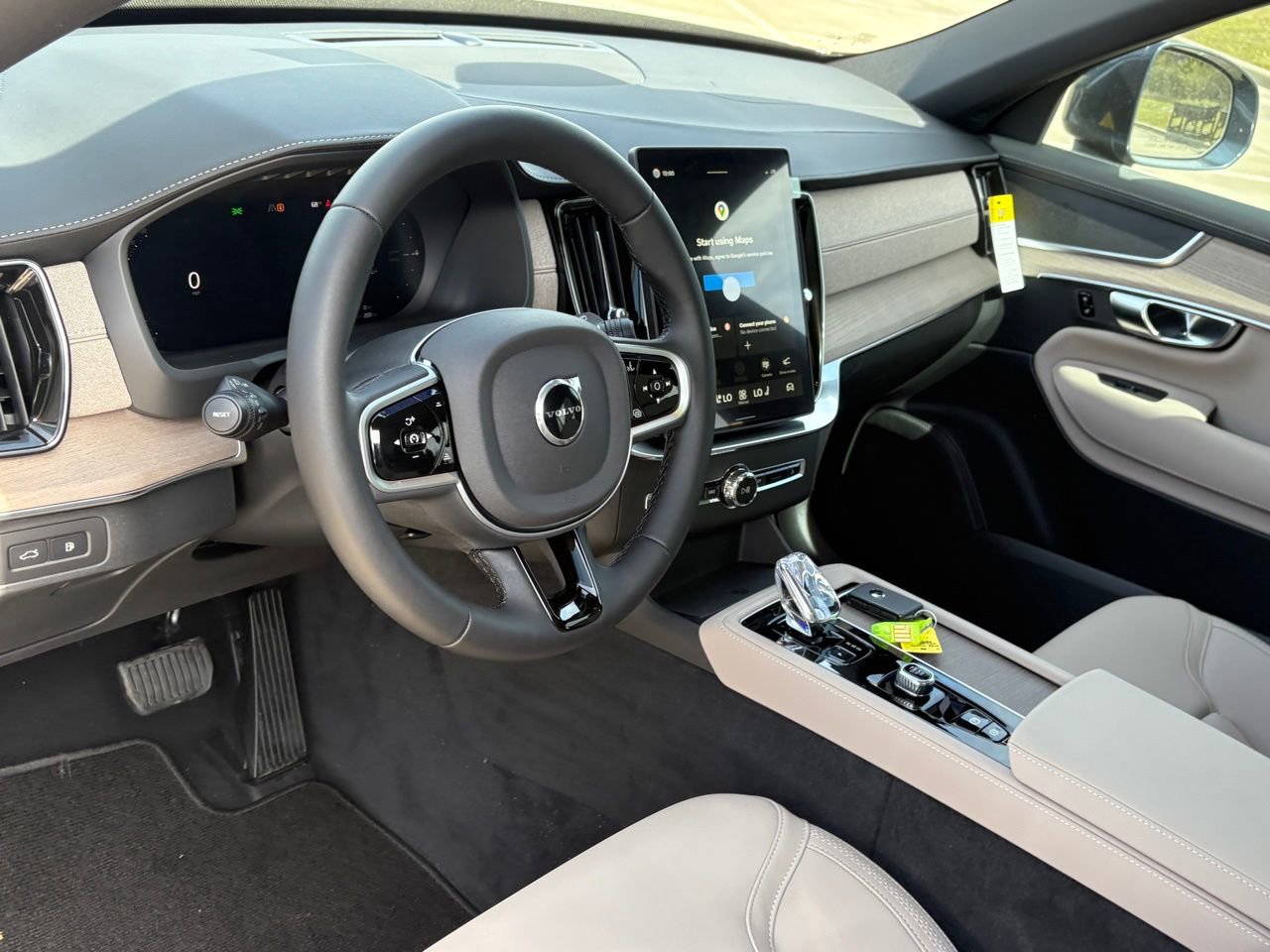 New 2026 Volvo XC90 T8 Core w/ Protection Package Premier image 14