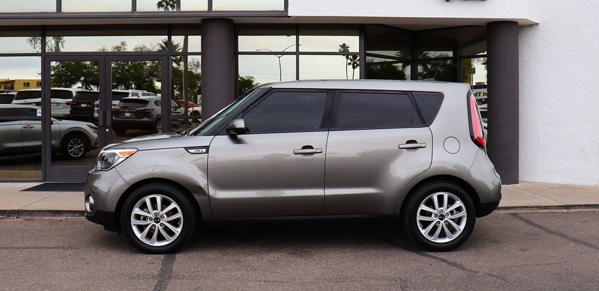 Used 2018 Kia Soul + FWD image 6