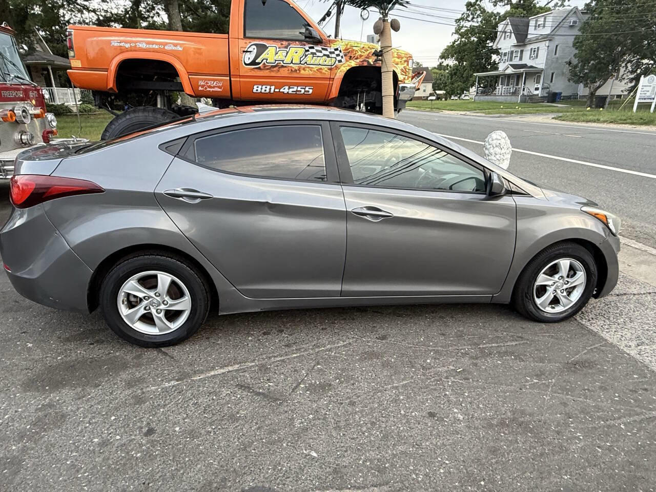 Used 2014 Hyundai Elantra SE image 4