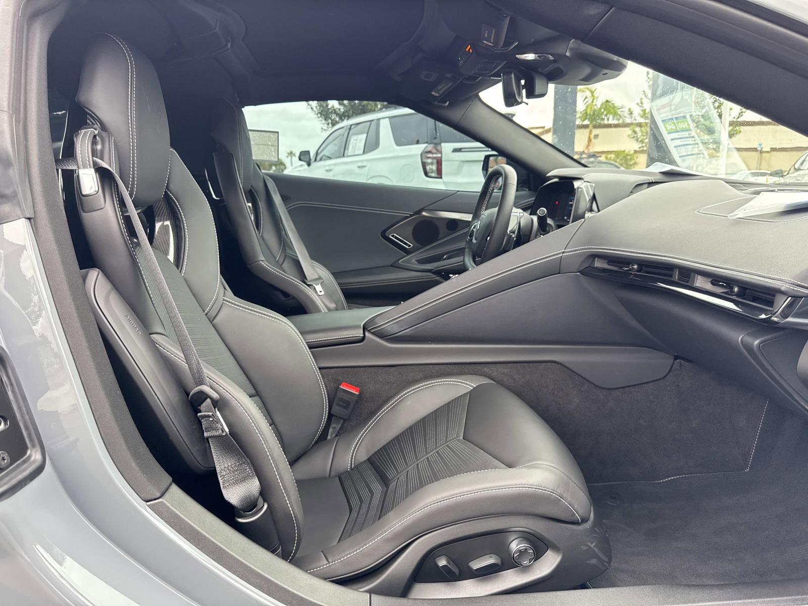 Used 2024 Chevrolet Corvette Stingray Preferred Cpe w/ Stealth Interior Trim Package image 28
