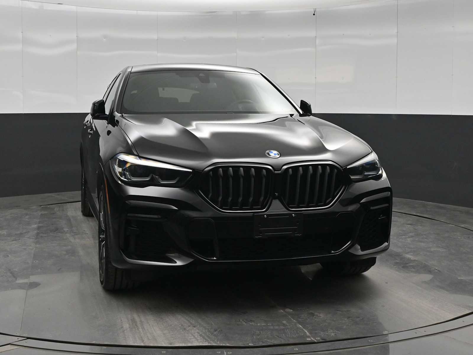 Used 2023 BMW X6 xDrive40i w/ M Sport Package AWD/4WD image 2