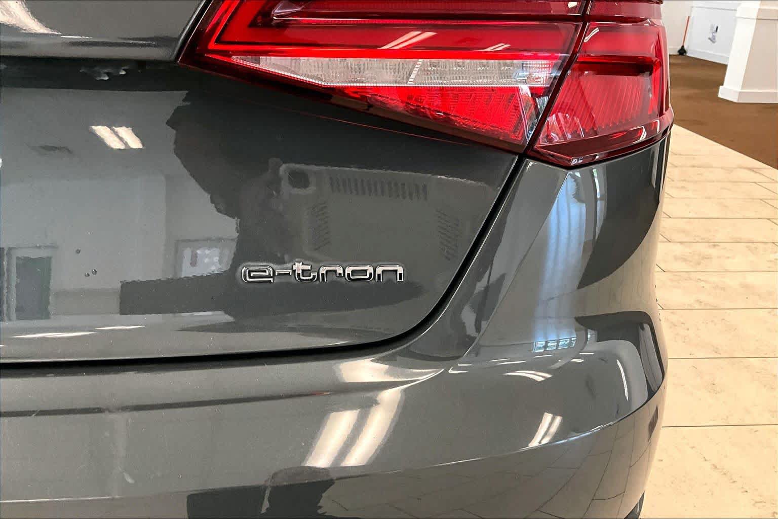 Used 2017 Audi A3 e-tron Premium w/ Sport Package FWD image 9