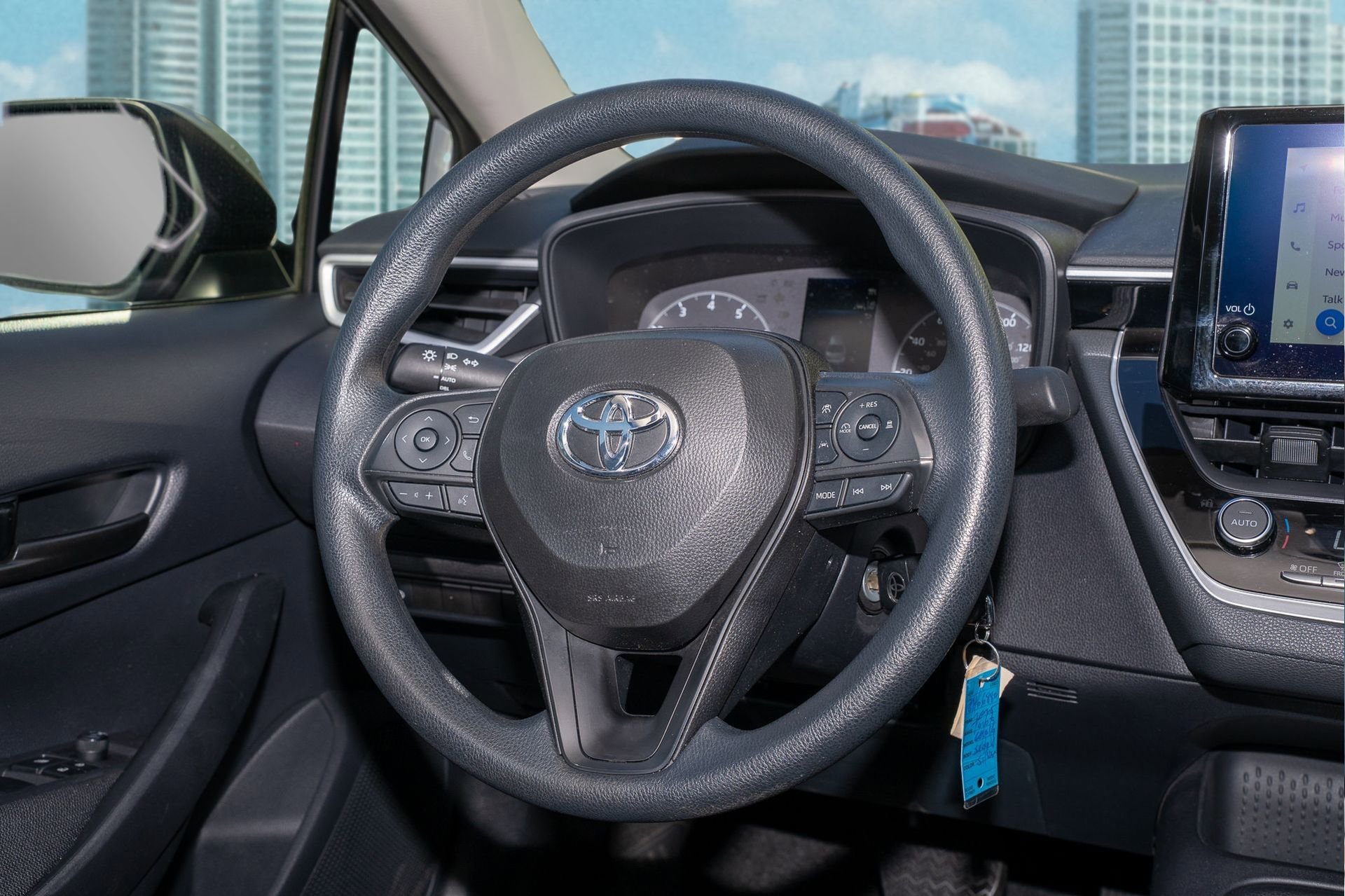 Used 2025 Toyota Corolla LE image 20