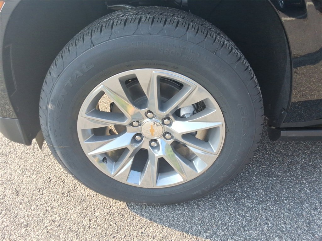 New 2026 Chevrolet Suburban Premier image 9