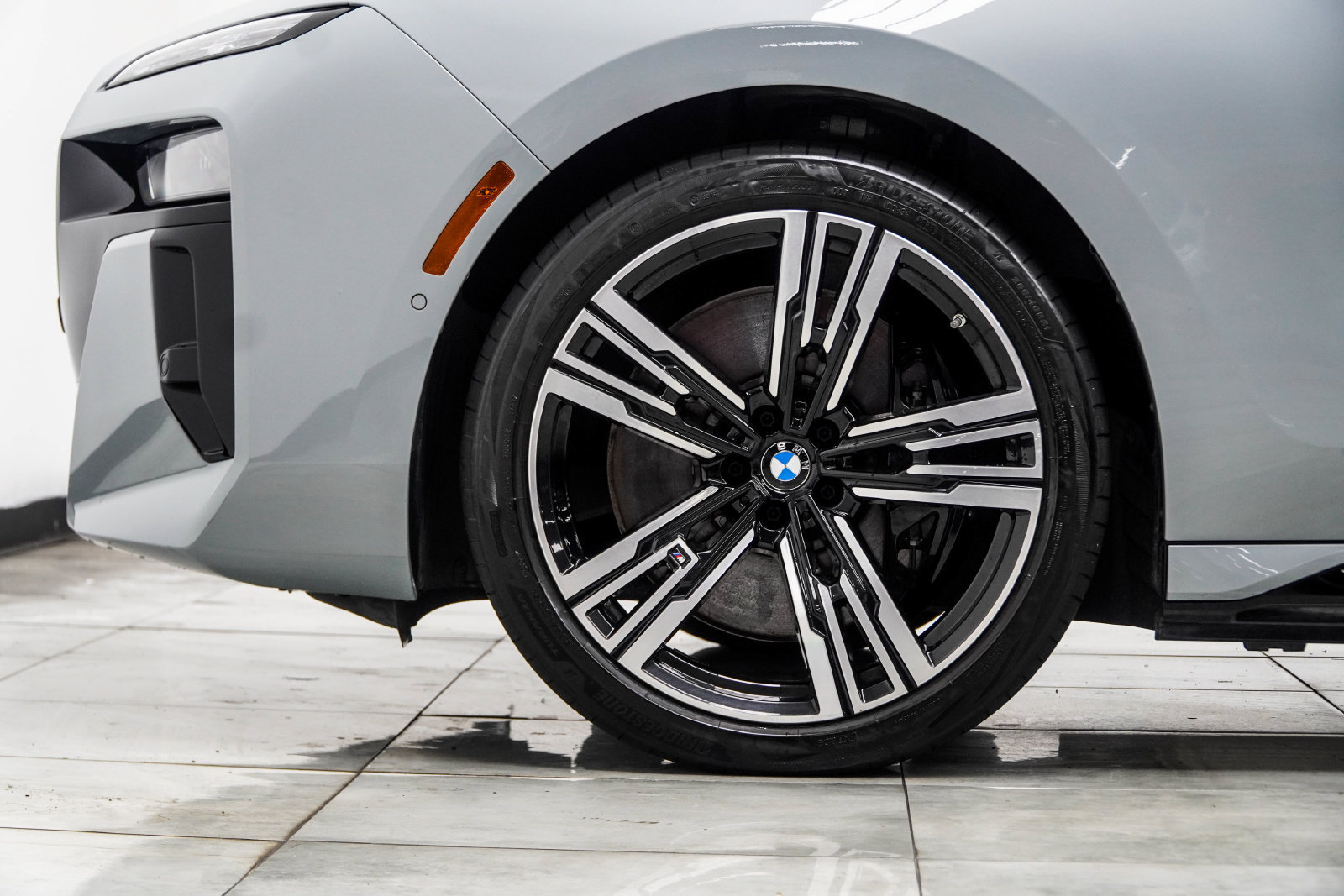 Used 2024 BMW i7 eDrive50 w/ M Sport Package RWD image 12
