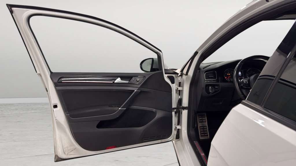 Used 2017 Volkswagen GTI S image 14