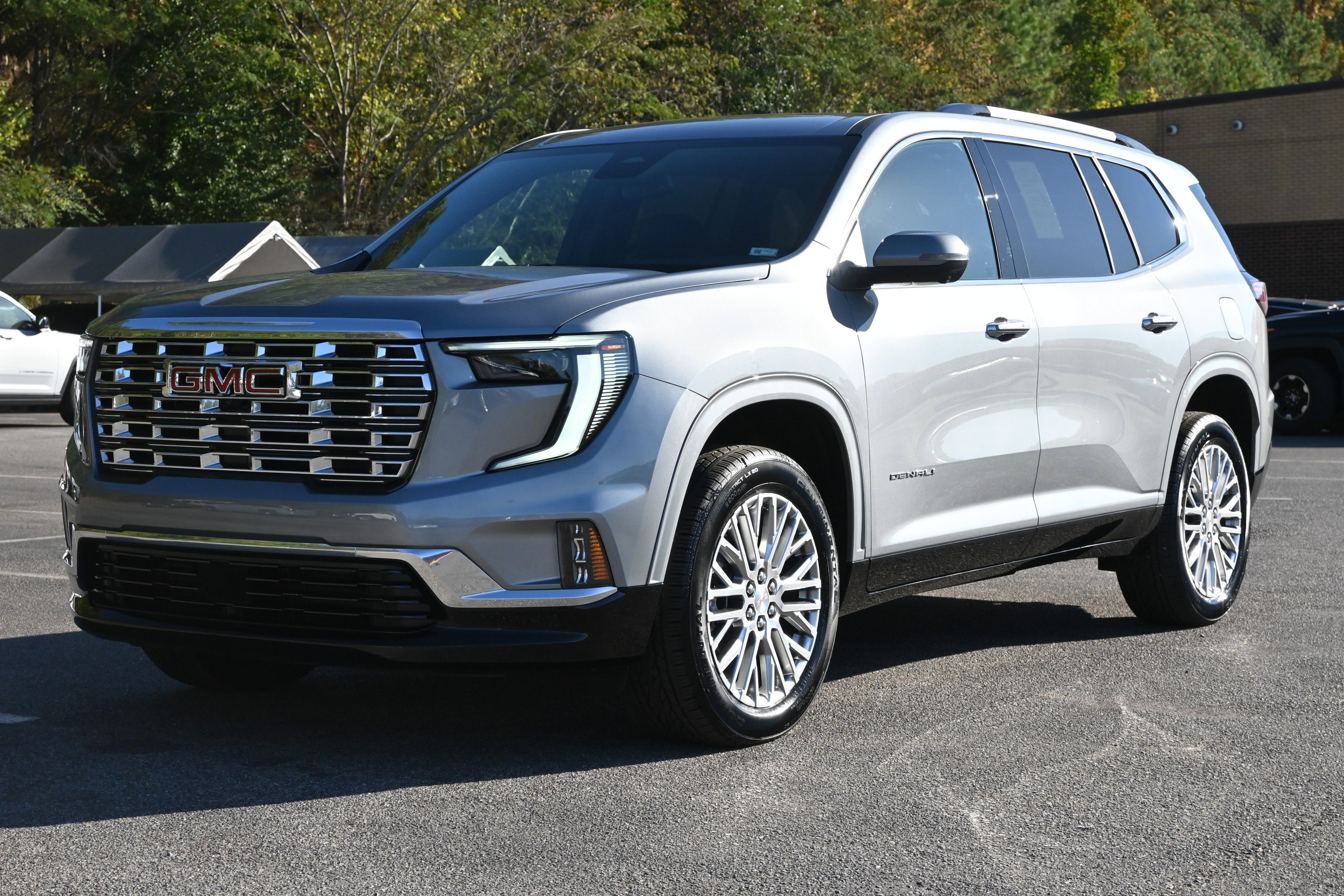 Used 2025 GMC Acadia Denali w/ LPO, Floor Liner Package image 5