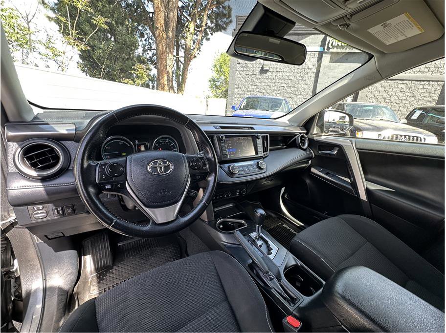 Used 2017 Toyota RAV4 XLE w/ Convenience Package AWD/4WD image 2