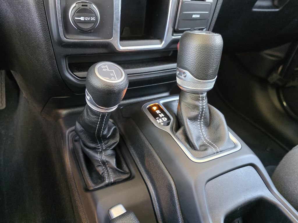 Used 2024 Jeep Wrangler Unlimited Sport AWD/4WD image 23