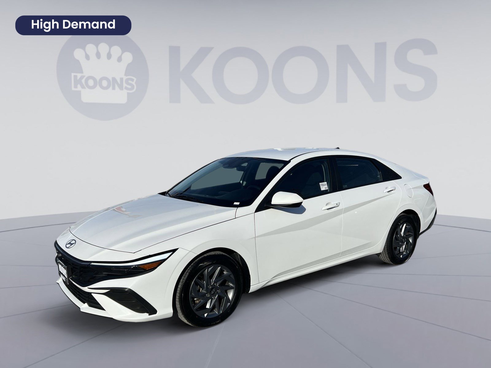 Used 2024 Hyundai Elantra SEL image 1