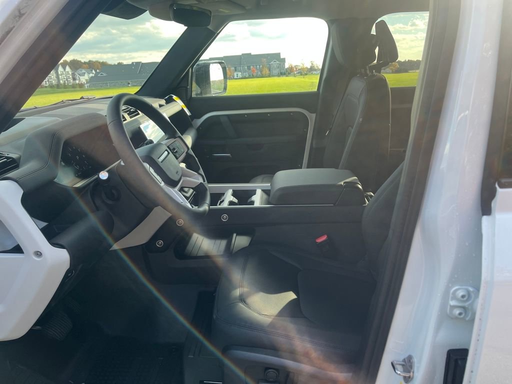 New 2026 Land Rover Defender 110 S image 9