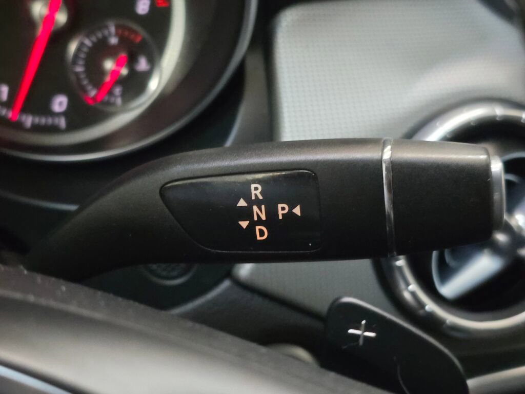 Used 2018 Mercedes-Benz CLA 250 image 33