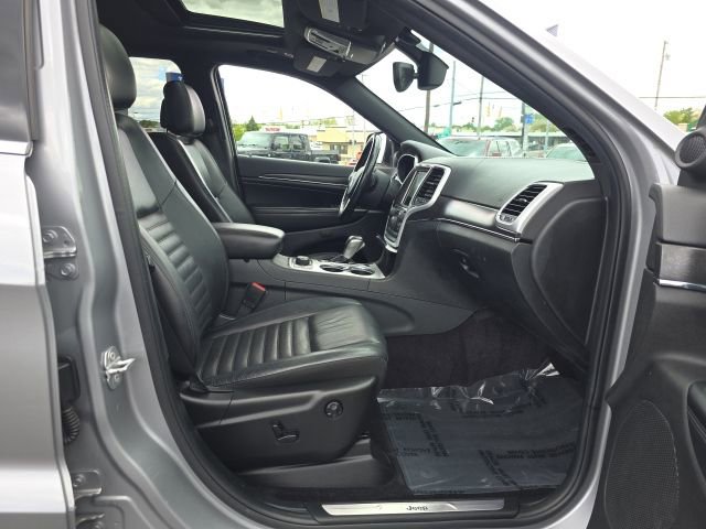 Used 2018 Jeep Grand Cherokee Limited AWD/4WD image 36