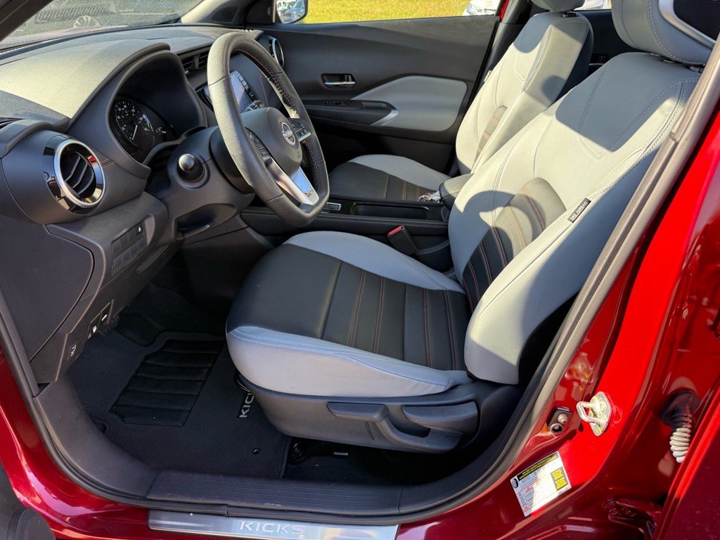 Used 2024 Nissan Kicks SR w/ SR Premium Package image 11