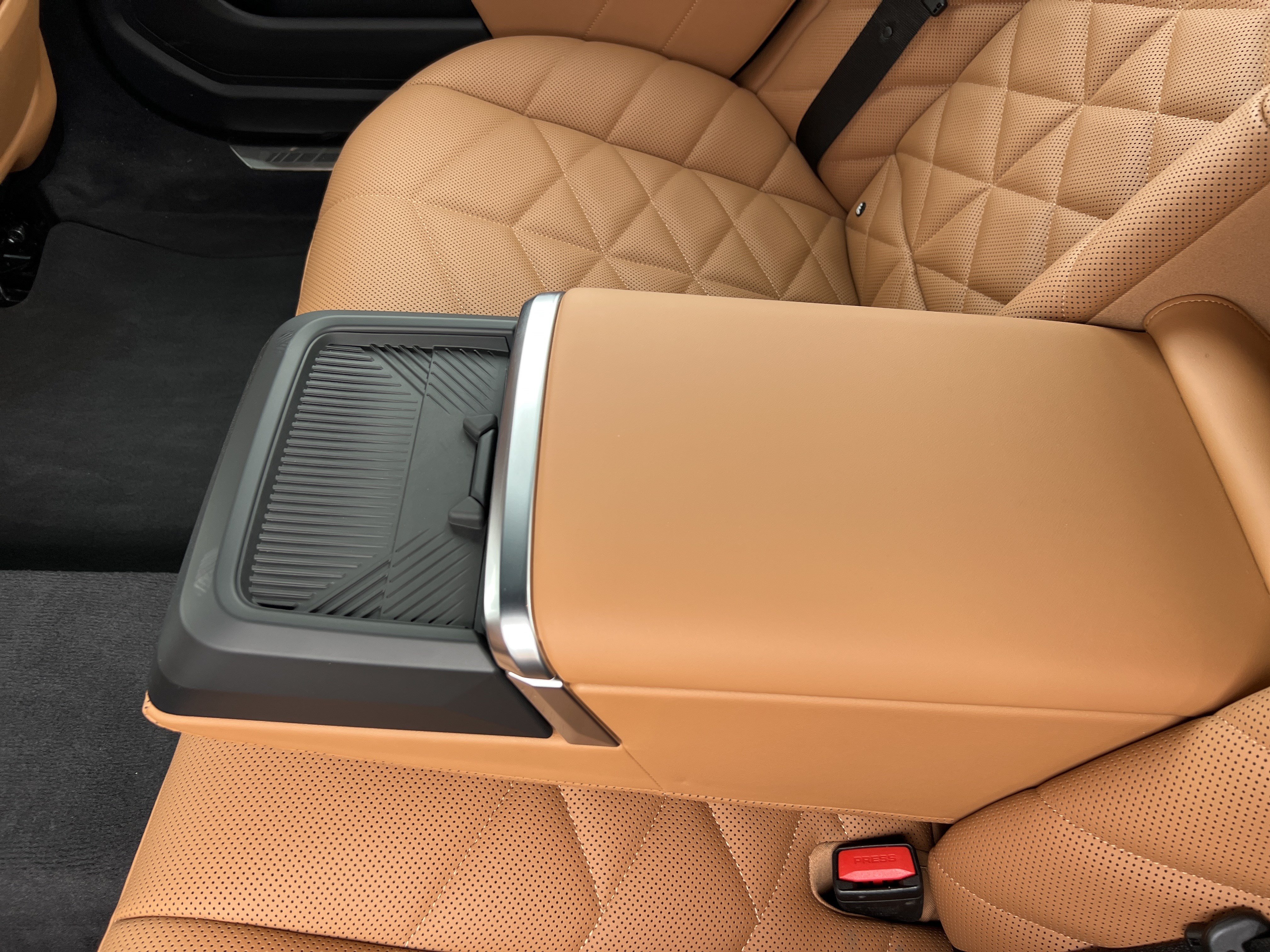 Certified 2024 BMW 740i RWD image 42