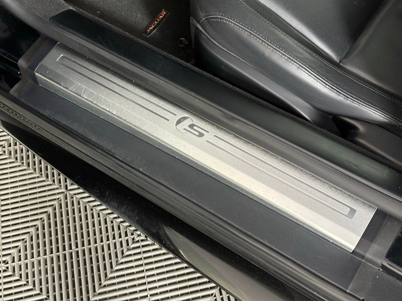 Used 2017 Jaguar F-TYPE S image 21