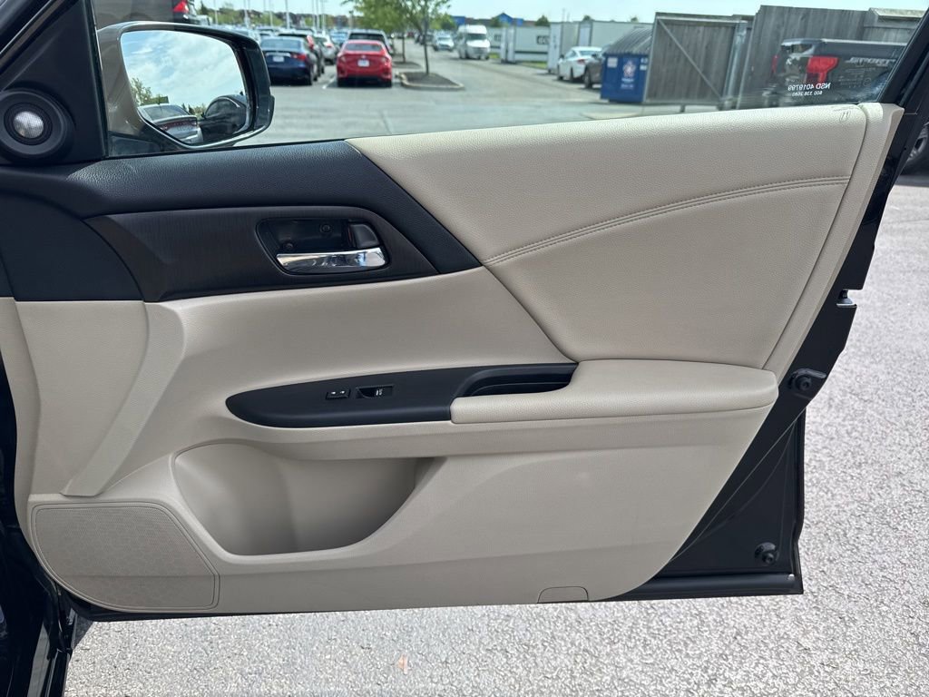 Used 2015 Honda Accord EX-L image 38