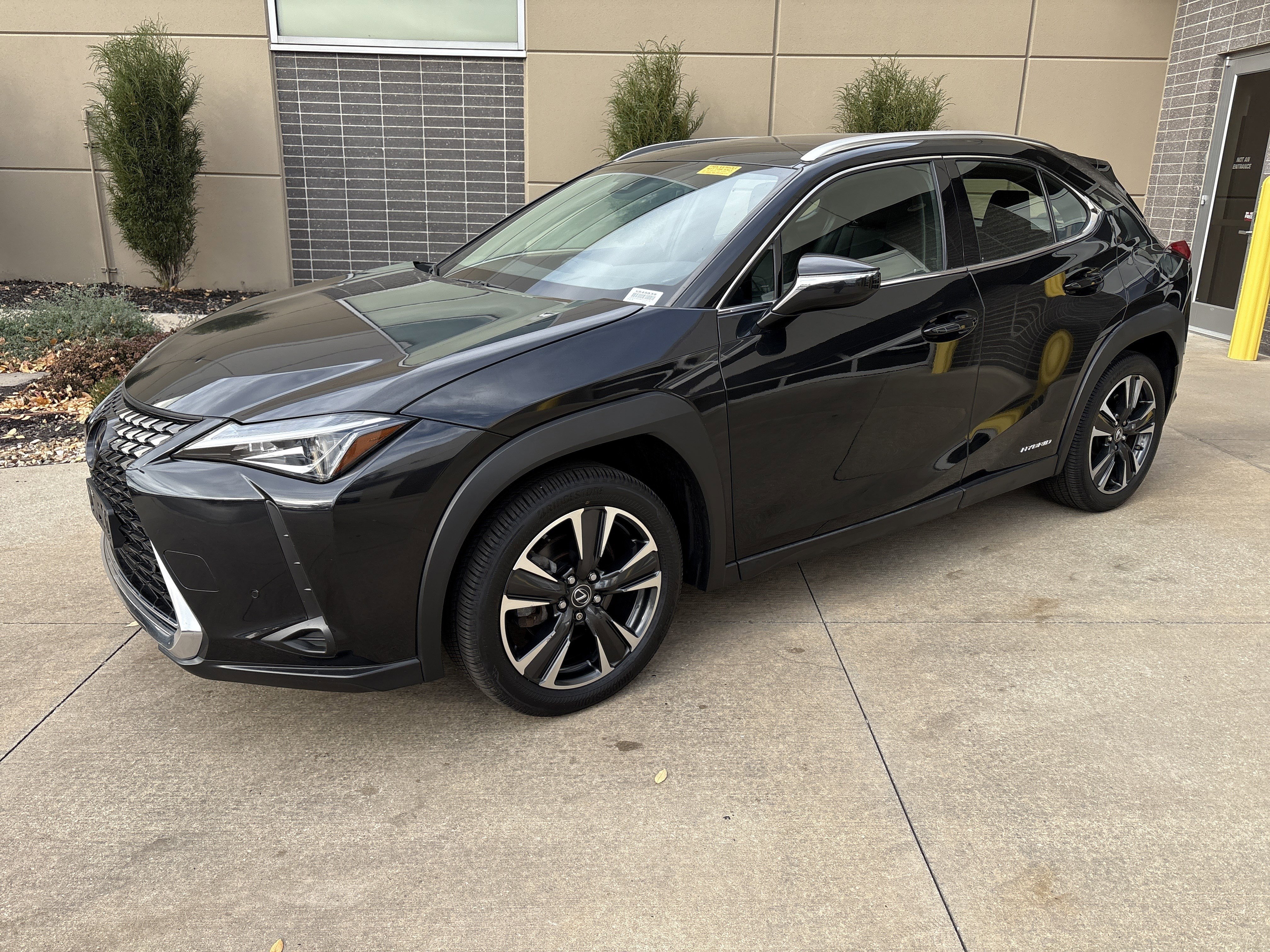 Used 2021 Lexus UX 250h w/ Premium Package image 5