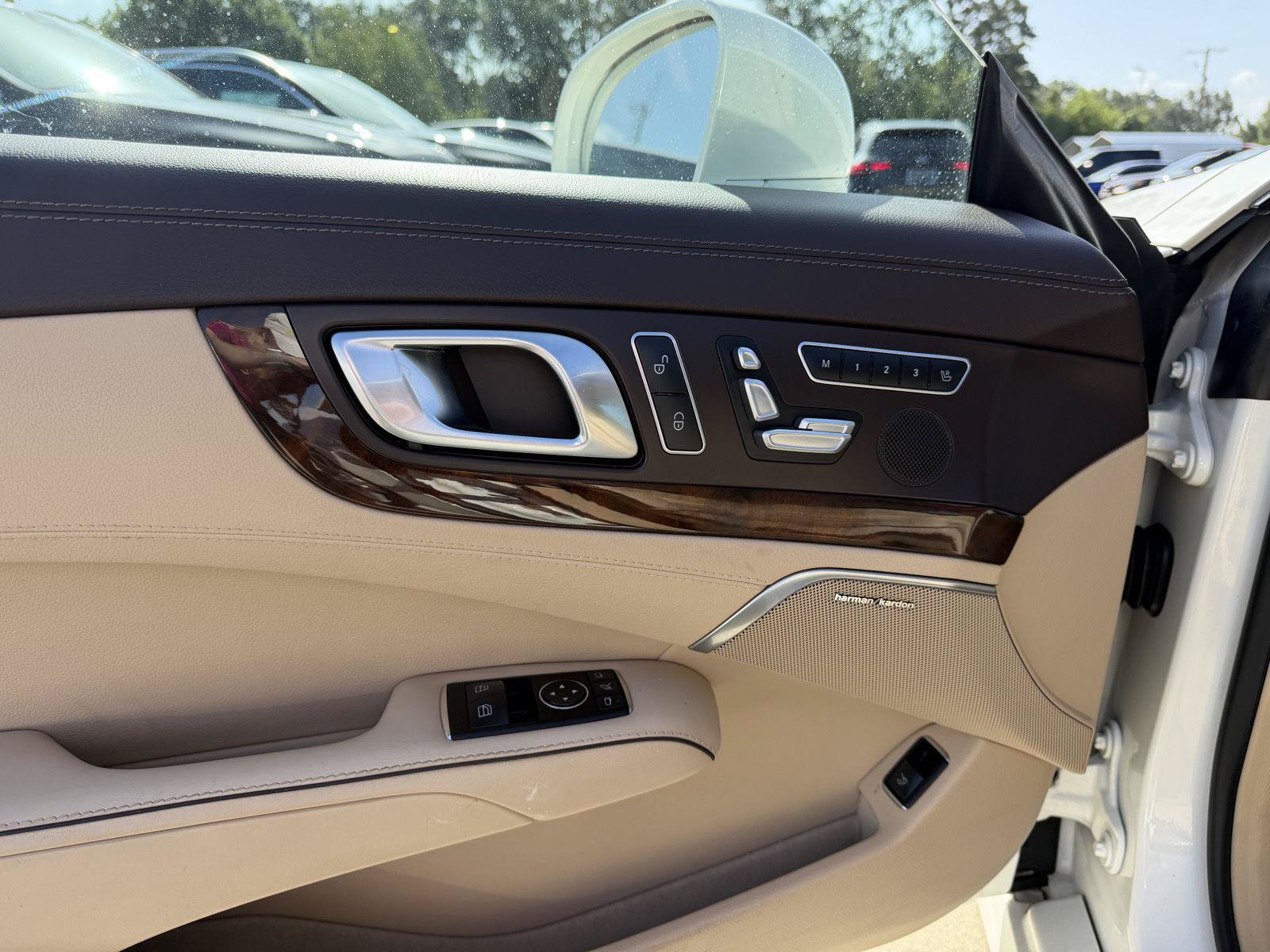 Used 2014 Mercedes-Benz SL 550 image 6